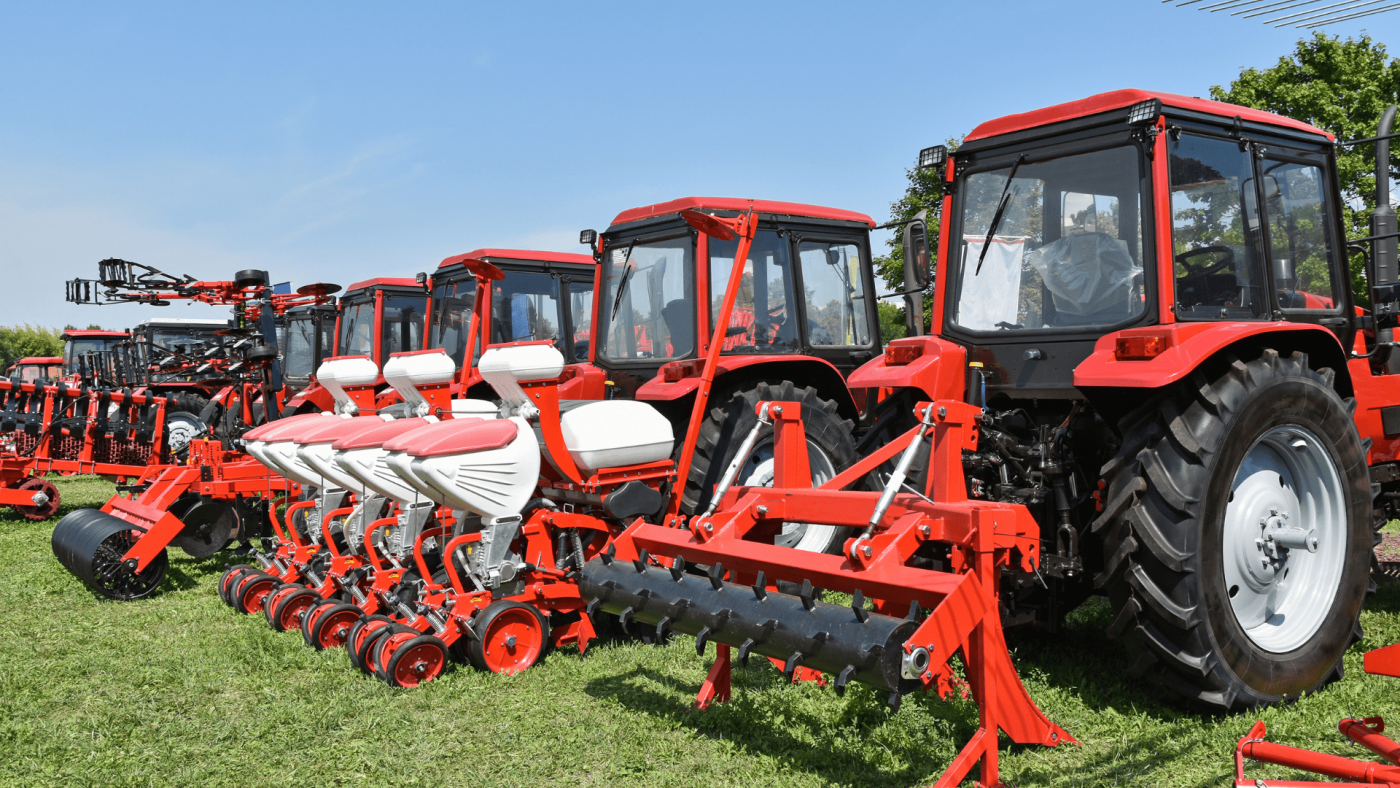 Global Agricultural Tractors Market